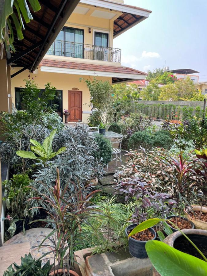 Aparthotel Laph Kham House à Chiang Mai Extérieur photo