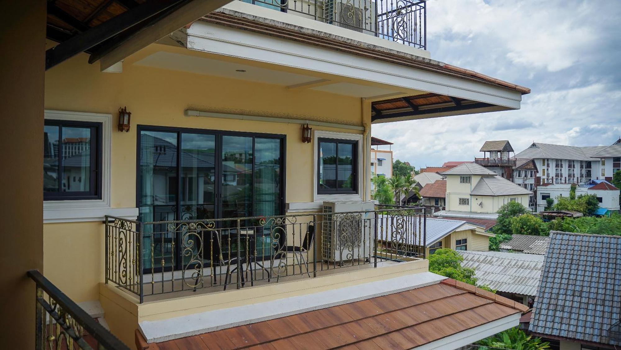 Aparthotel Laph Kham House à Chiang Mai Extérieur photo