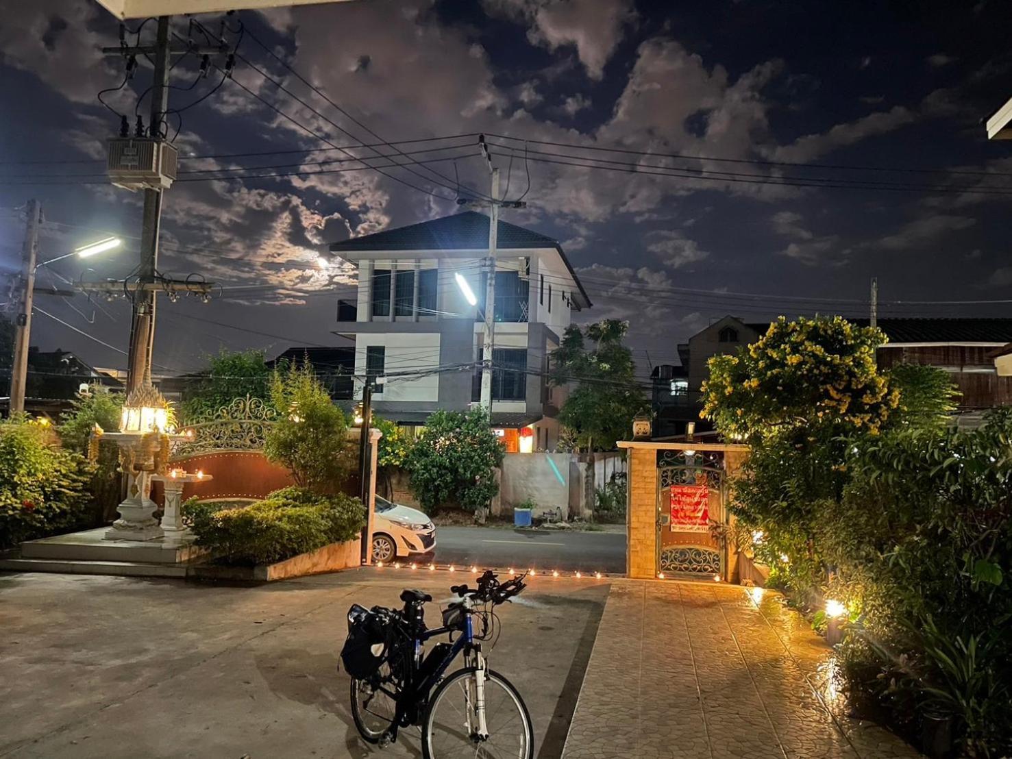Aparthotel Laph Kham House à Chiang Mai Extérieur photo